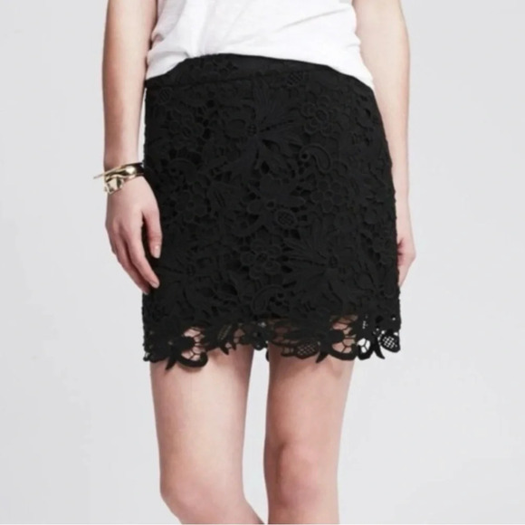 Banana Republic Dresses & Skirts - Banana Republic Black Crochet Mini Skirt Sz 2P Lace Floral Overlay Formal Skirt